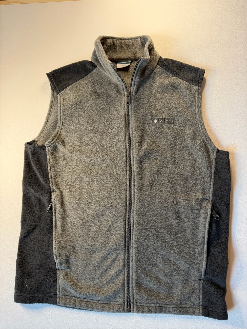 Columbia Men's Two-Tone Gray Fleece Vest